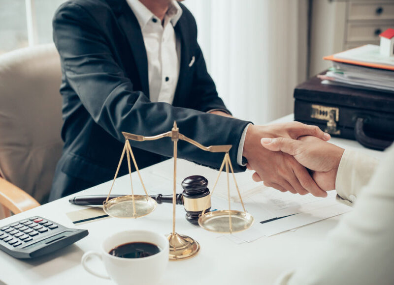 Businessman,Shaking,Hands,To,Seal,A,Deal,With,His,Partner